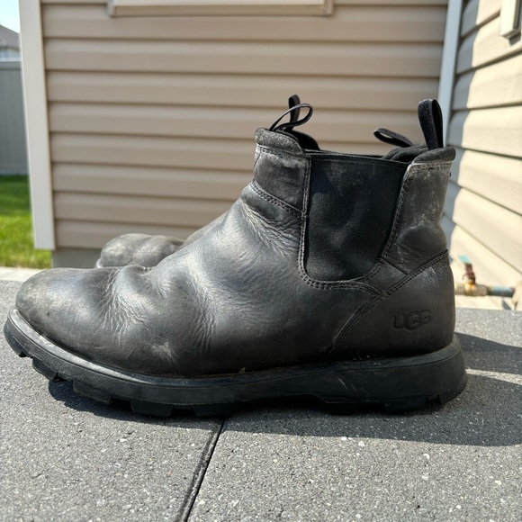 UGG leather chelsea boot - Picture 2 of 4